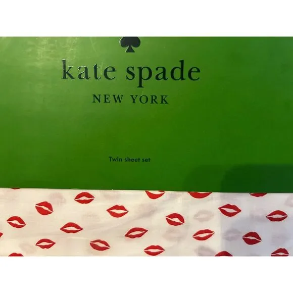 Kate Spade Valentine's Day Red Lipstick Kiss Twin Cotton Sheets - Picture 2 of 3